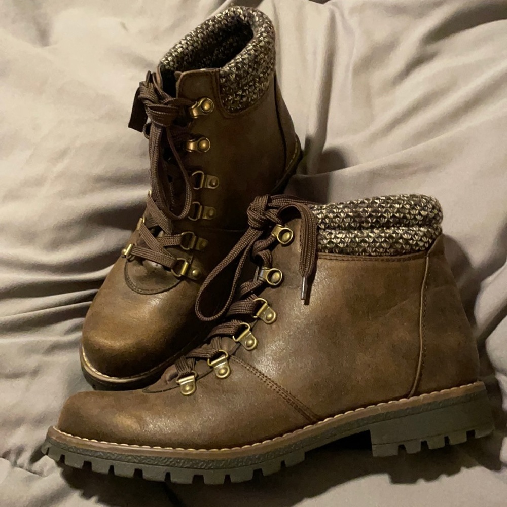 Women’s ankle boots. Size 8.5